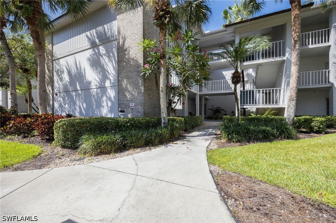 770 Waterford Unit 302, Naples, FL 34113