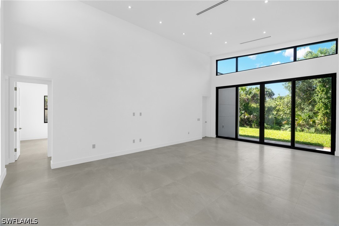 4070 24th, Naples, FL 34117