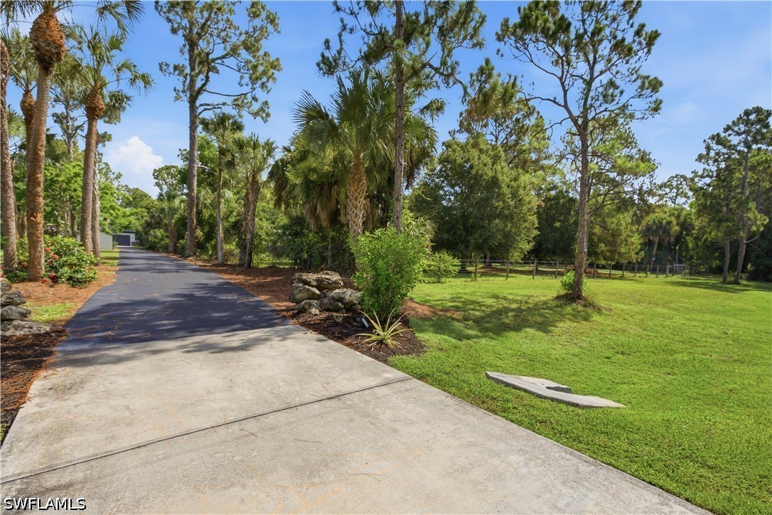829 16th, Naples, FL 34117