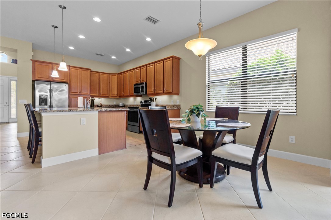 DiningArea
