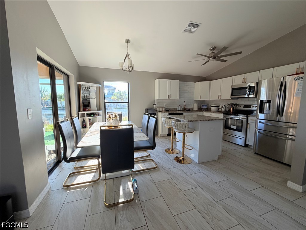 100 13th, Cape Coral, FL 33993