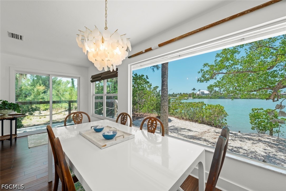 DiningArea