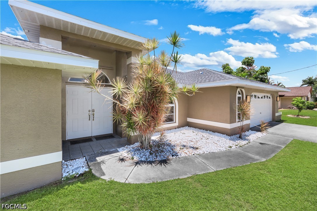 2526 19th, Cape Coral, FL 33904