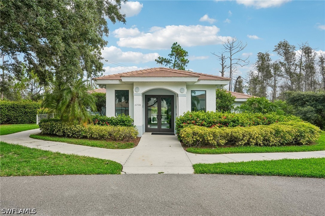 3710 Fieldstone Unit 504, Naples, FL 34109