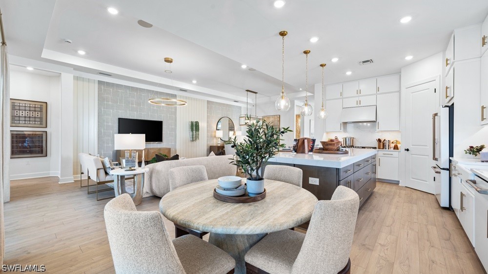 DiningArea