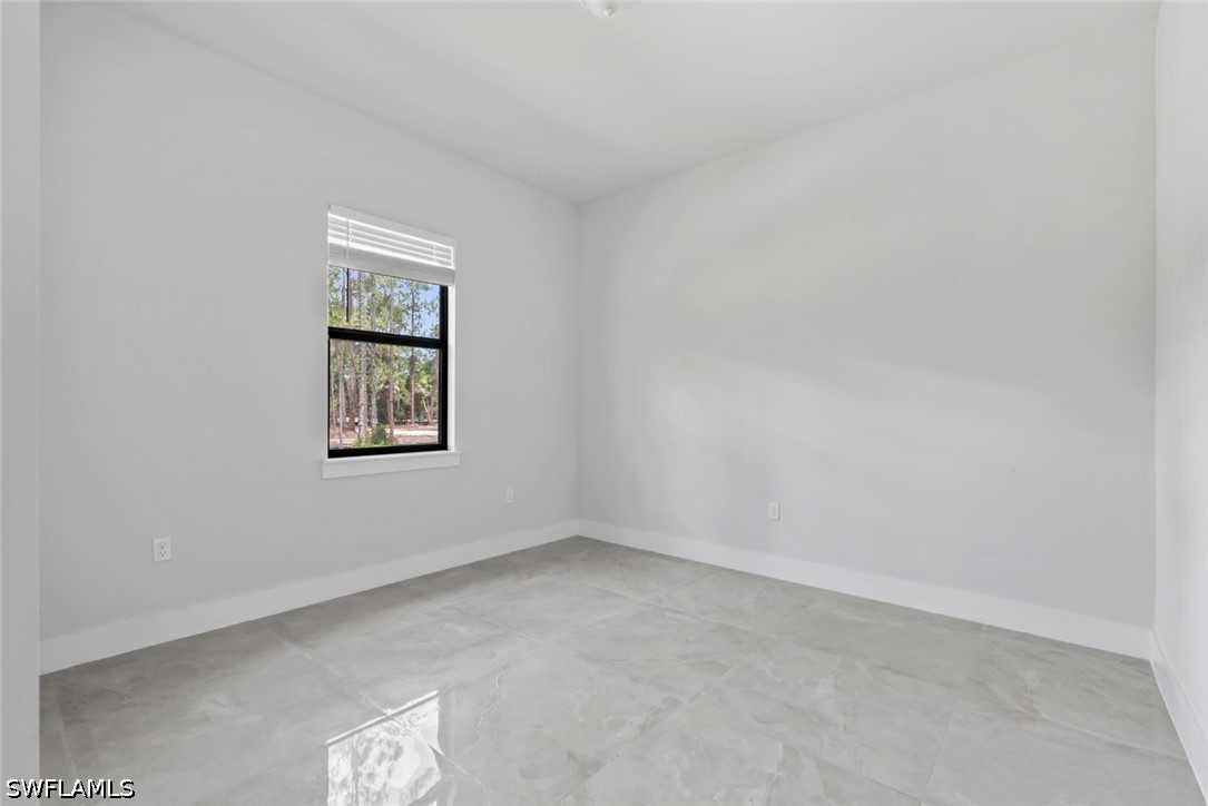 1412 22nd, Naples, FL 34120