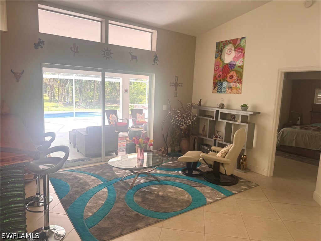 4392 11th, Naples, FL 34116