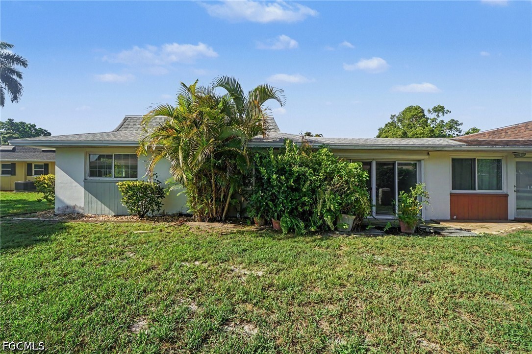 856 Pangola, North Fort Myers, FL 33903