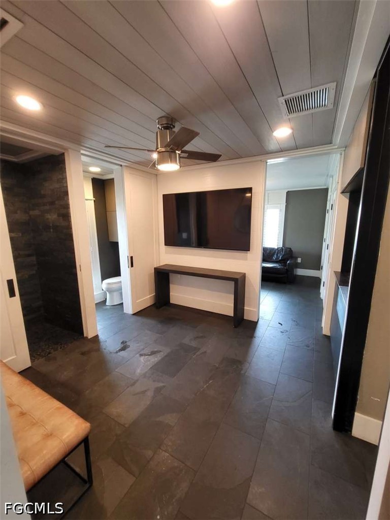 2257 Regal, Naples, FL 34110