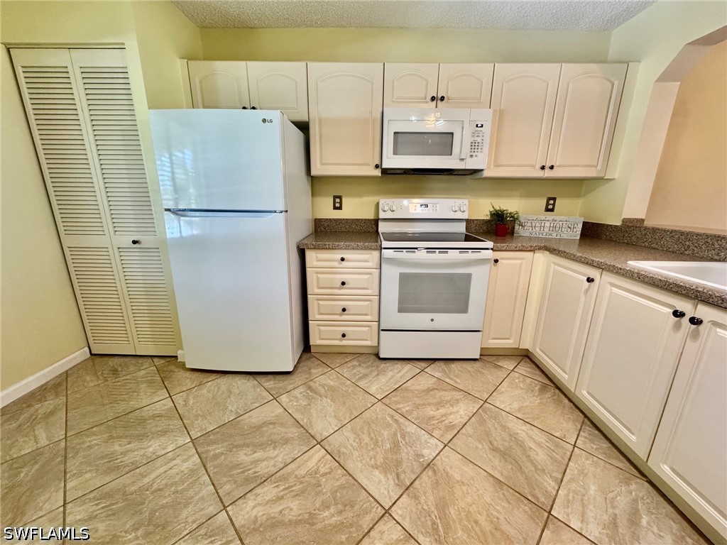 4524 Andover Unit I-204, Naples, FL 34112