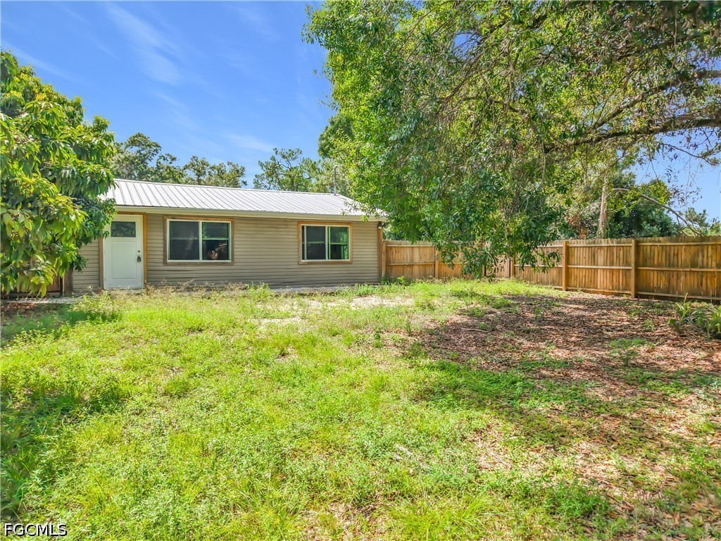 19330 Meredith, North Fort Myers, FL 33917