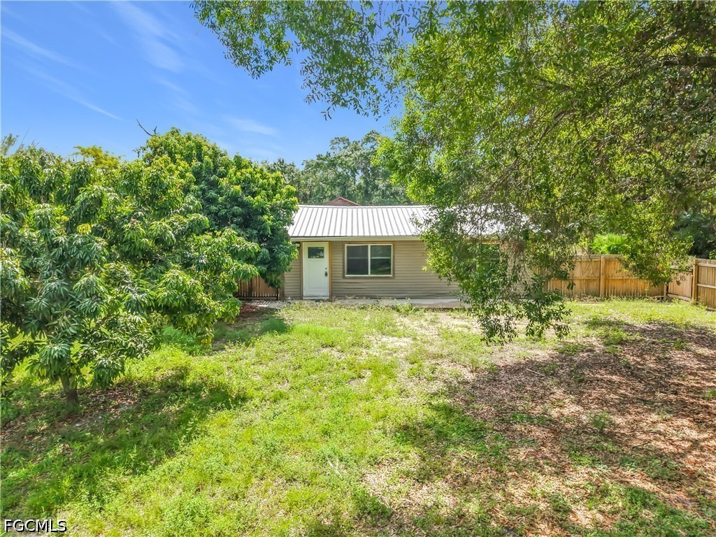 19330 Meredith, North Fort Myers, FL 33917