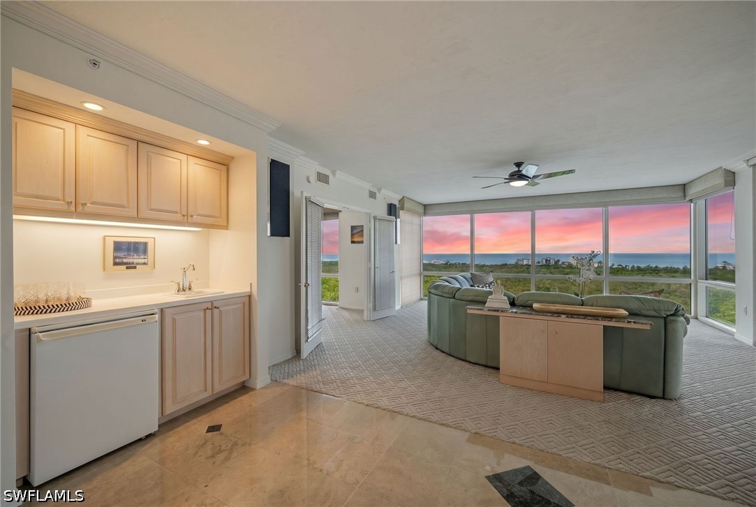 7515 Pelican Bay Unit 10d, Naples, FL 34108