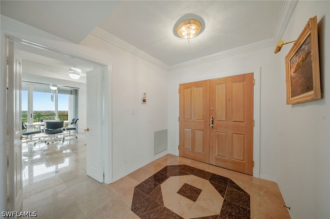 7515 Pelican Bay Unit 10d, Naples, FL 34108