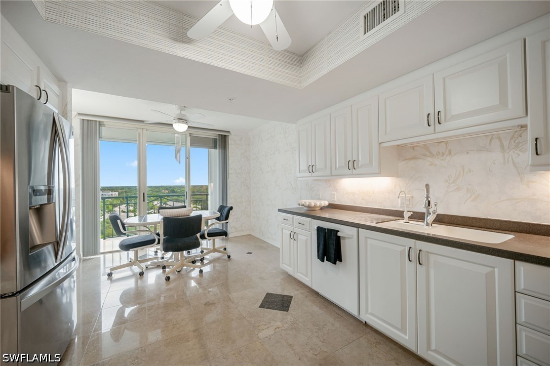 7515 Pelican Bay Unit 10d, Naples, FL 34108
