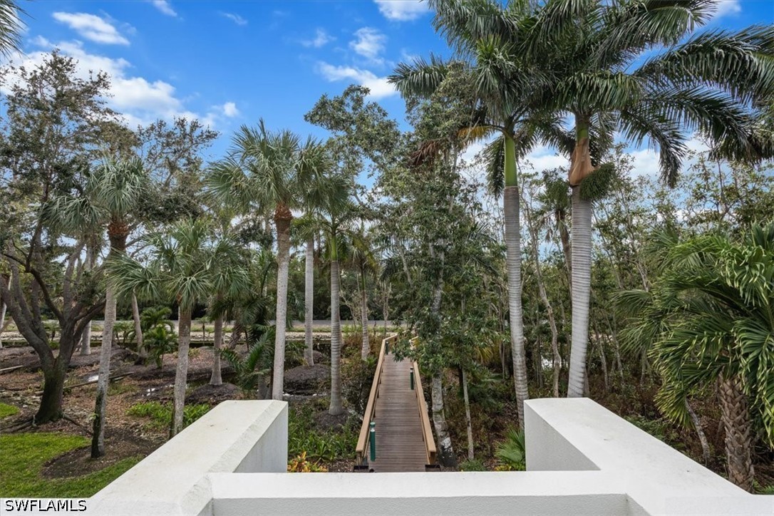 7515 Pelican Bay Unit 10d, Naples, FL 34108