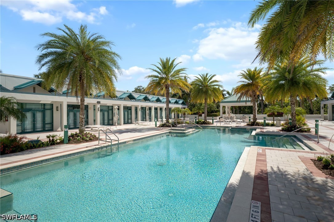 7515 Pelican Bay Unit 10d, Naples, FL 34108