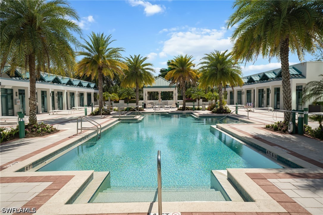 7515 Pelican Bay Unit 10d, Naples, FL 34108