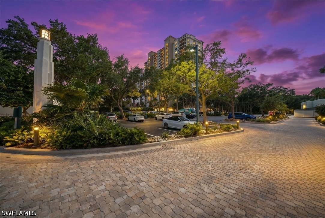 7515 Pelican Bay Unit 10d, Naples, FL 34108