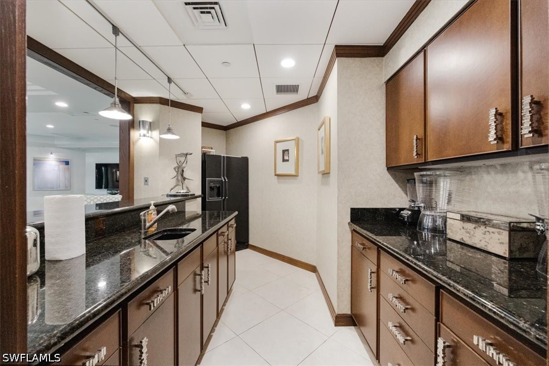 7515 Pelican Bay Unit 10d, Naples, FL 34108