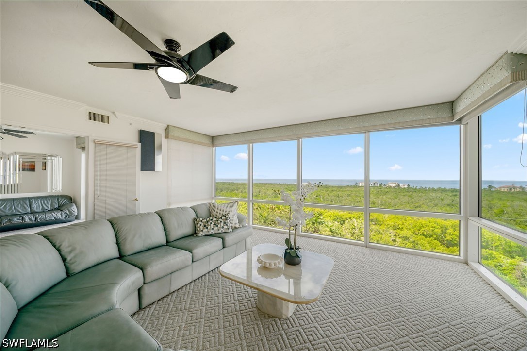 7515 Pelican Bay Unit 10d, Naples, FL 34108