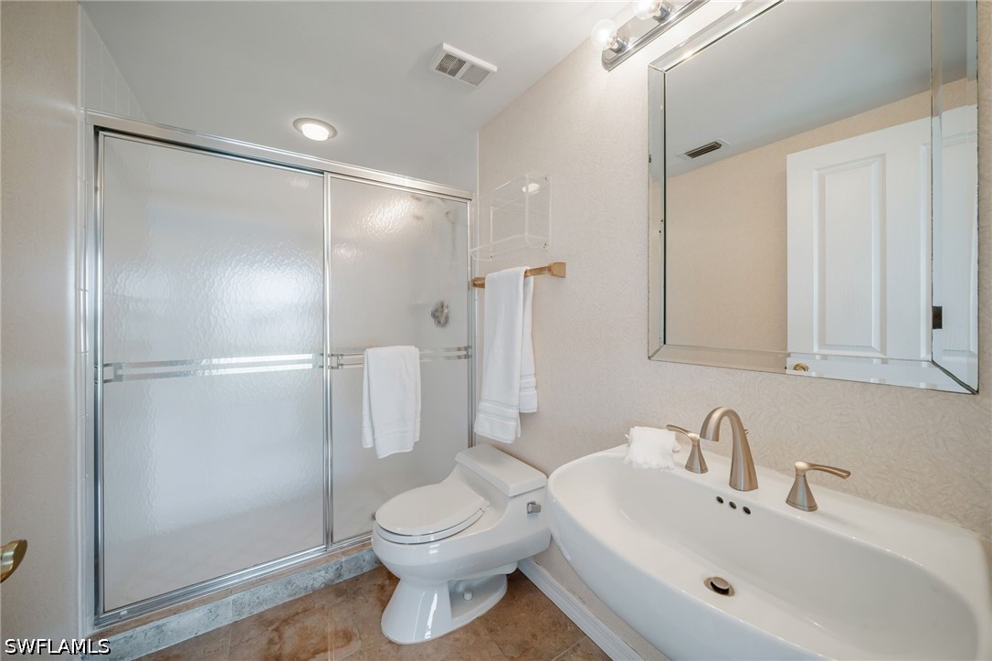 7515 Pelican Bay Unit 10d, Naples, FL 34108