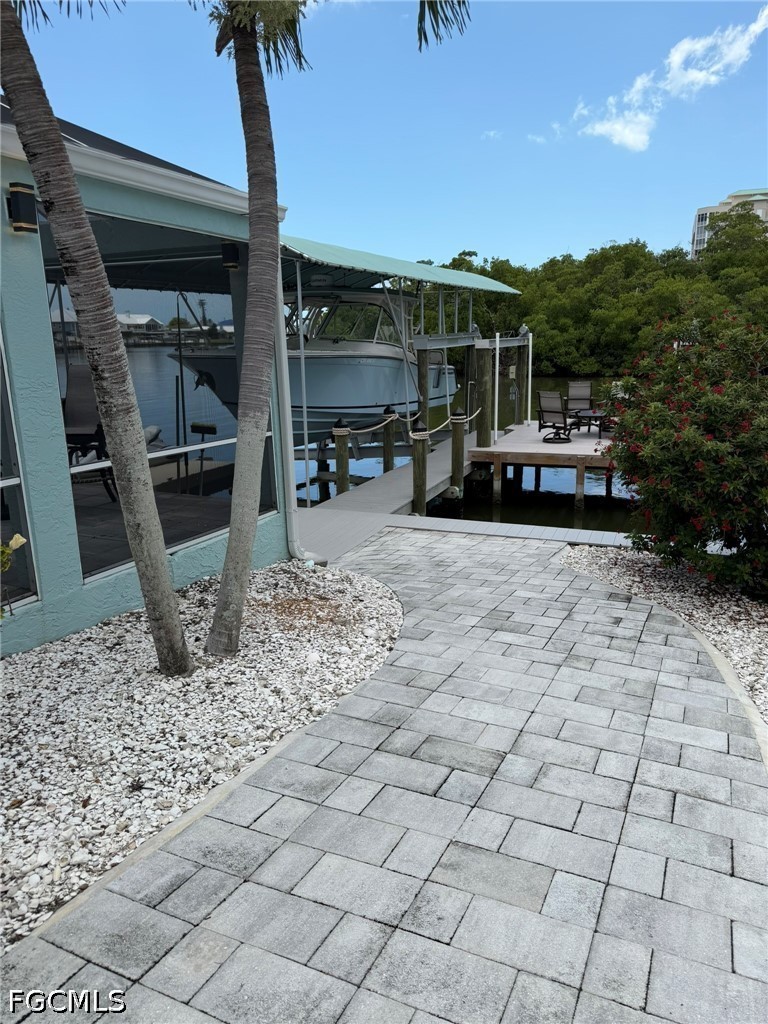 Dock