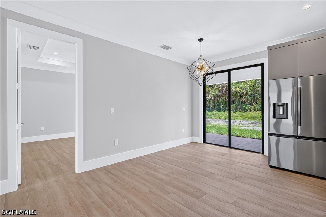 1867 Everglades, Naples, FL 34120