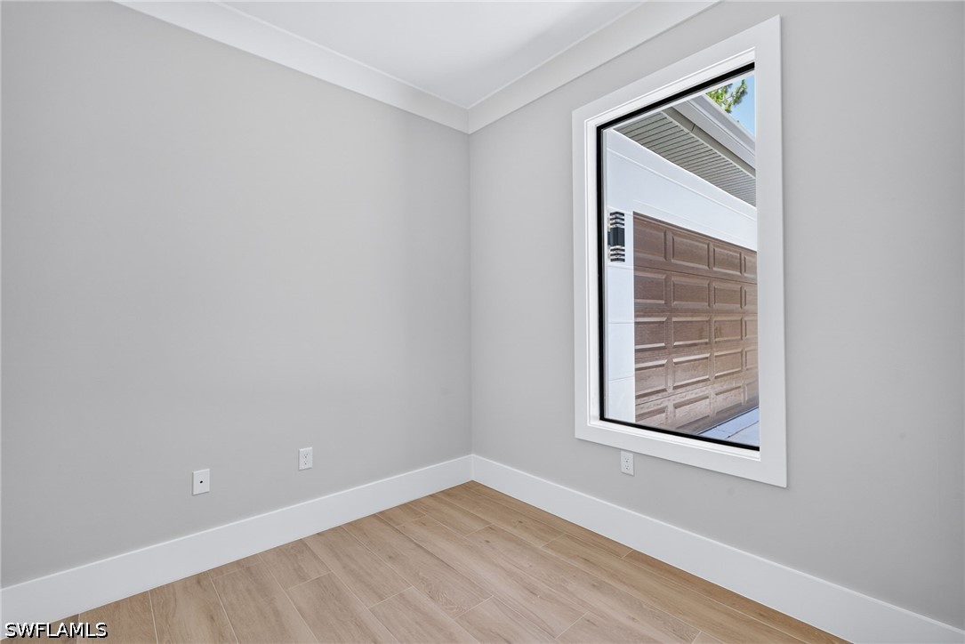 1867 Everglades, Naples, FL 34120