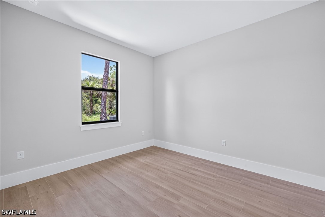 1867 Everglades, Naples, FL 34120