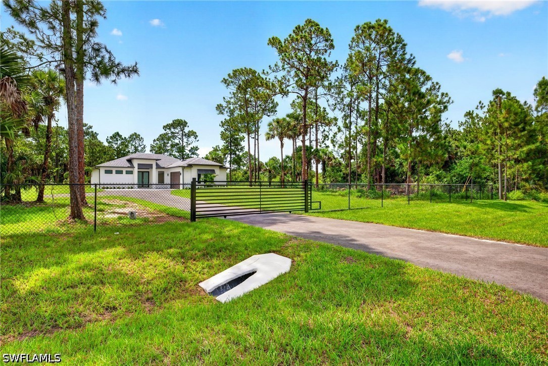 1867 Everglades, Naples, FL 34120