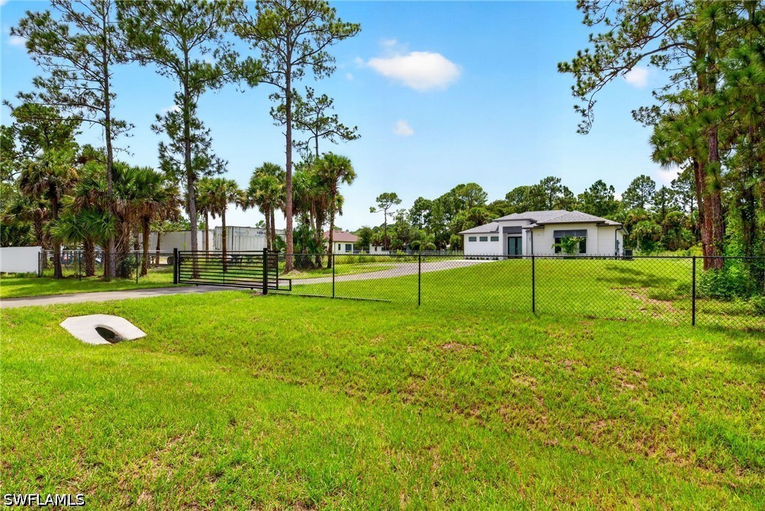 1867 Everglades, Naples, FL 34120