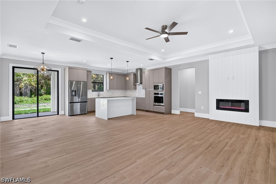 1867 Everglades, Naples, FL 34120