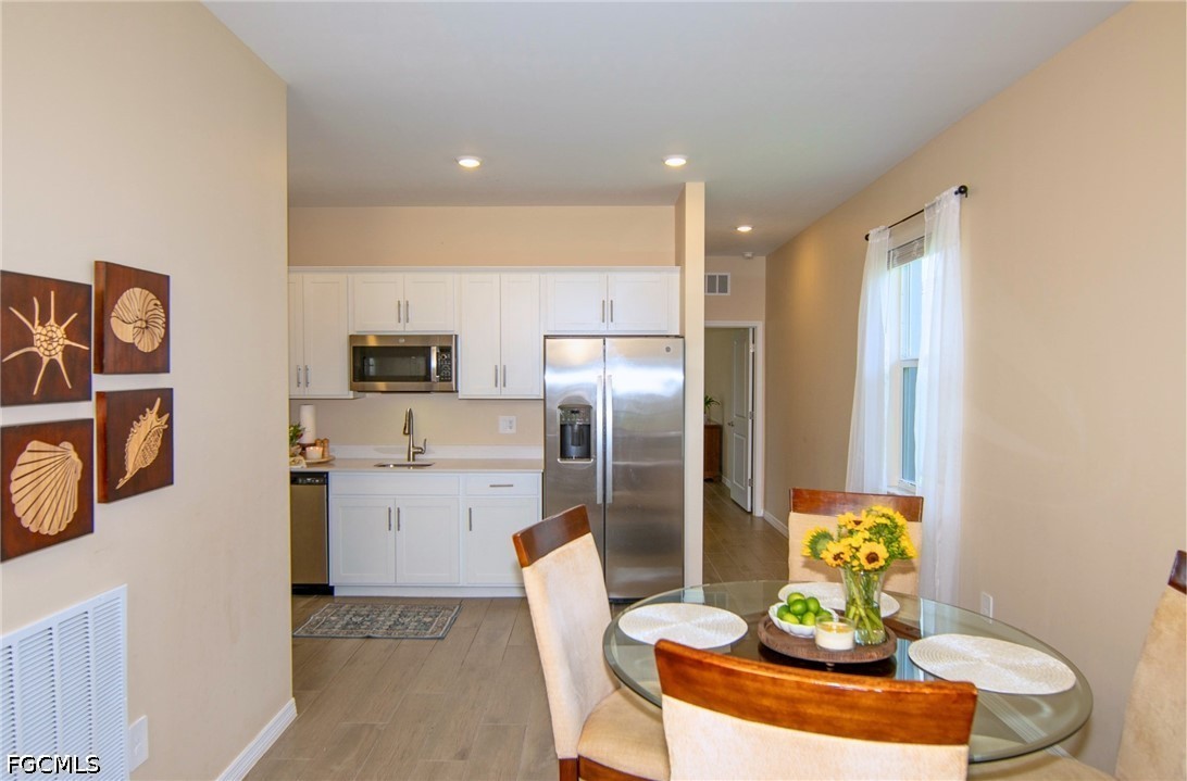 2433 Avocado, Naples, FL 34120
