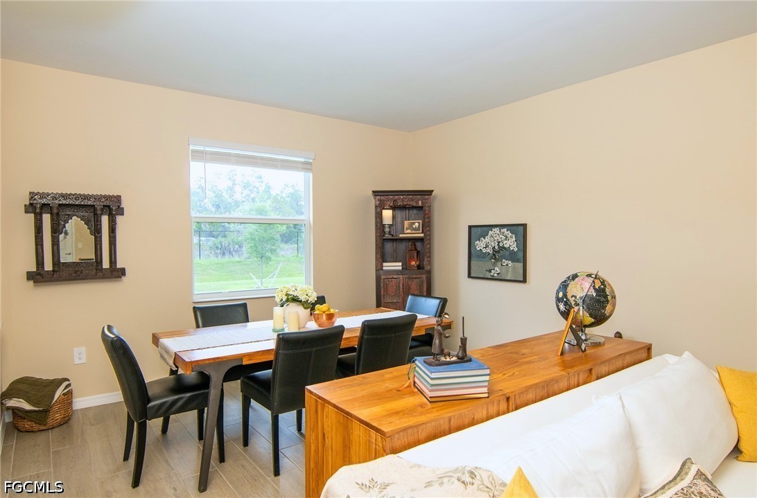 2433 Avocado, Naples, FL 34120