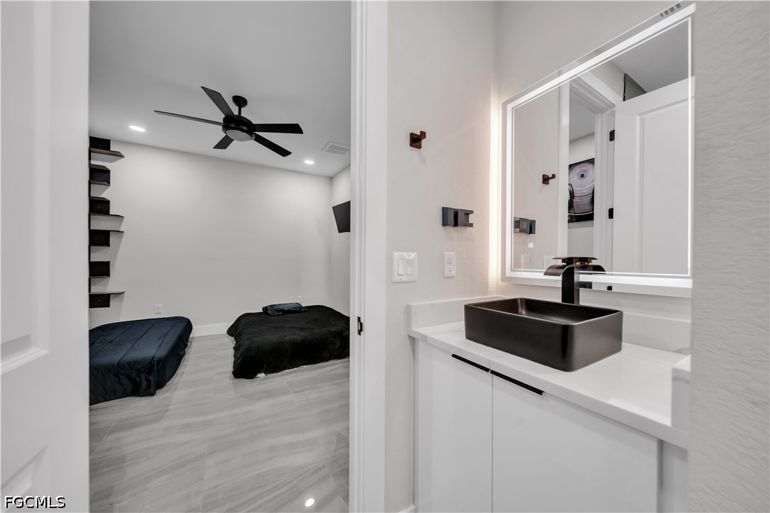 1600 1st, Cape Coral, FL 33991