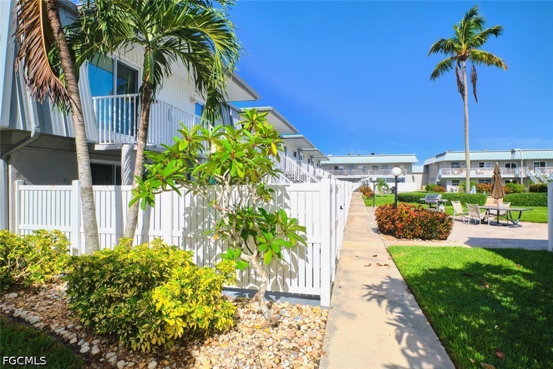 6777 Winkler Unit 142, Fort Myers, FL 33919