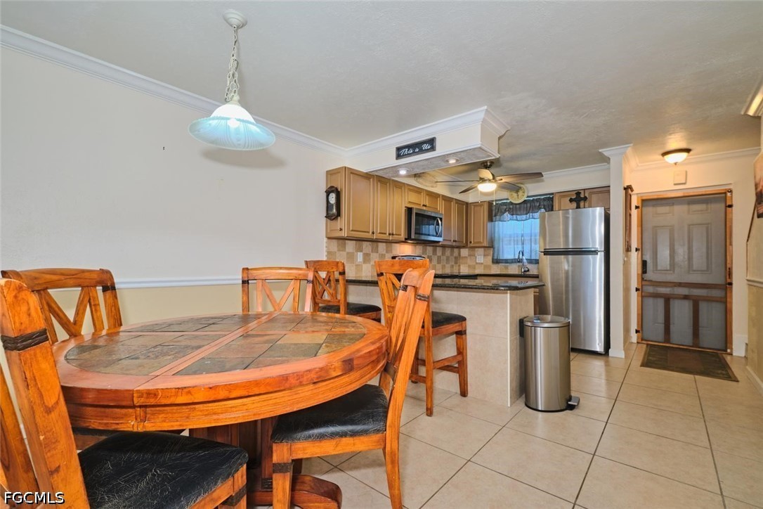 DiningArea