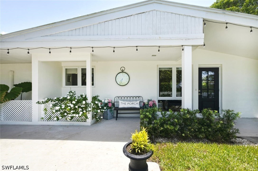 1216 10th, Naples, FL 34102