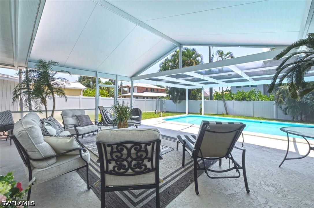 1216 10th, Naples, FL 34102
