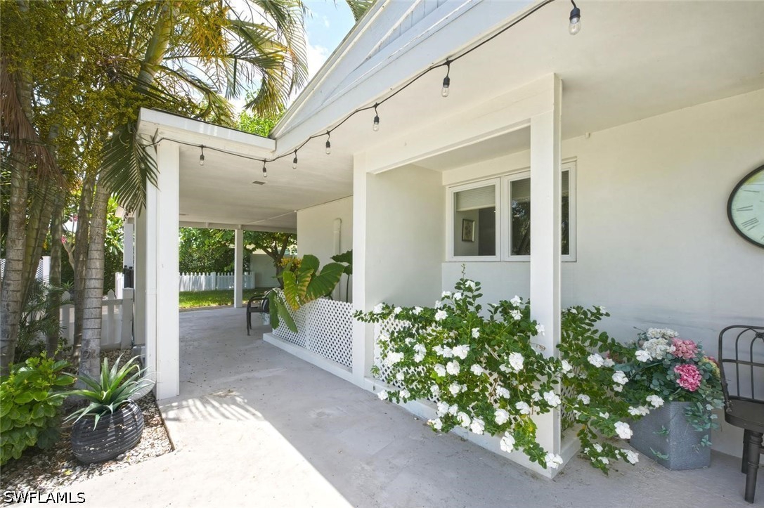 1216 10th, Naples, FL 34102