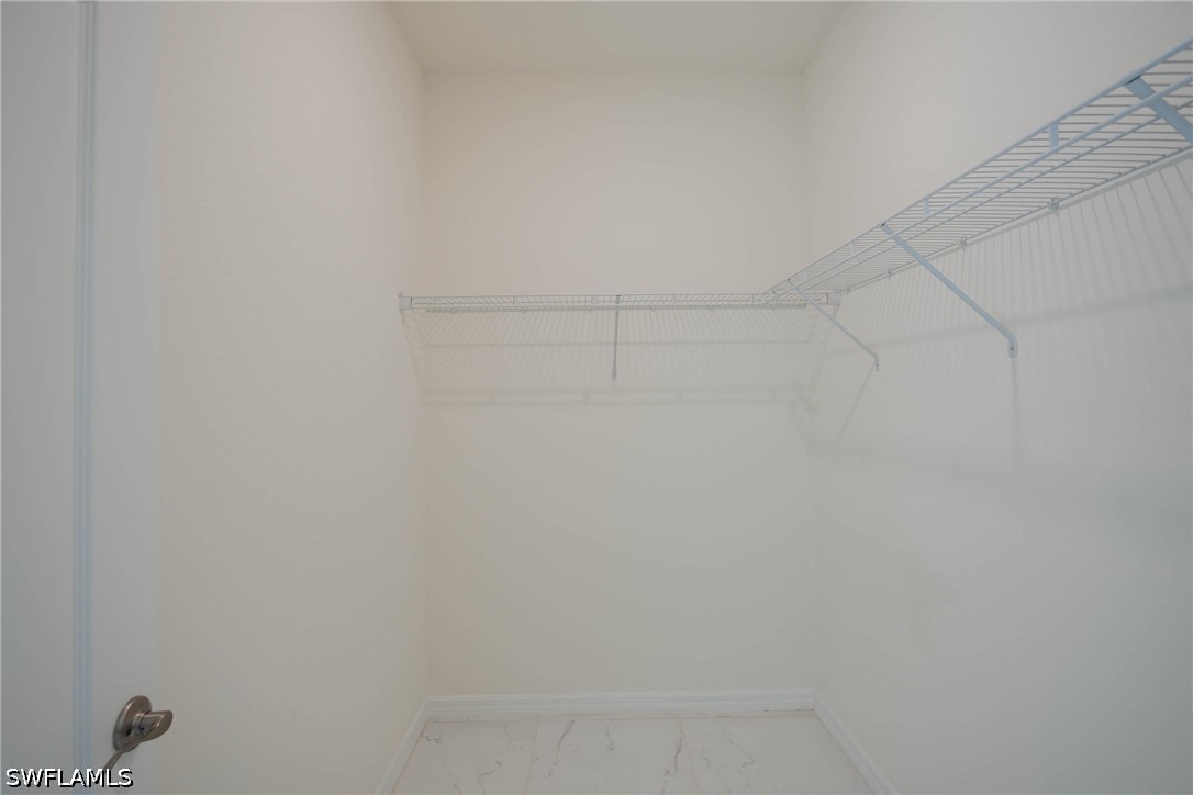 9215 Shadow Oak, Naples, FL 34120