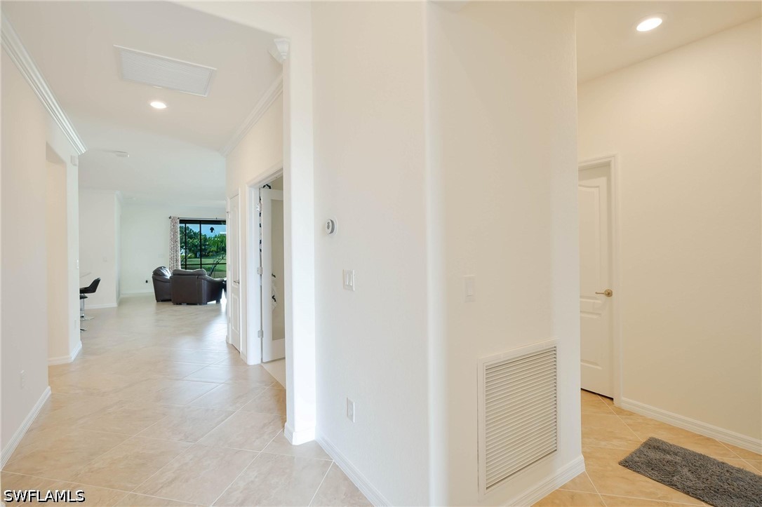 9215 Shadow Oak, Naples, FL 34120