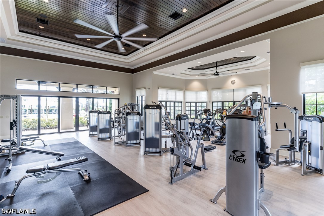 9215 Shadow Oak, Naples, FL 34120