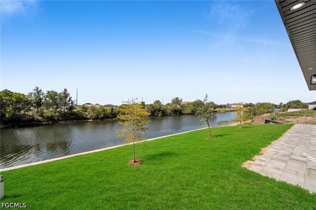 318 9th, Cape Coral, FL 33993