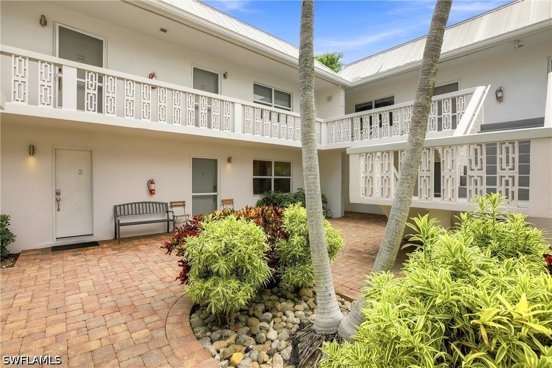 780 10th Unit 1, Naples, FL 34102