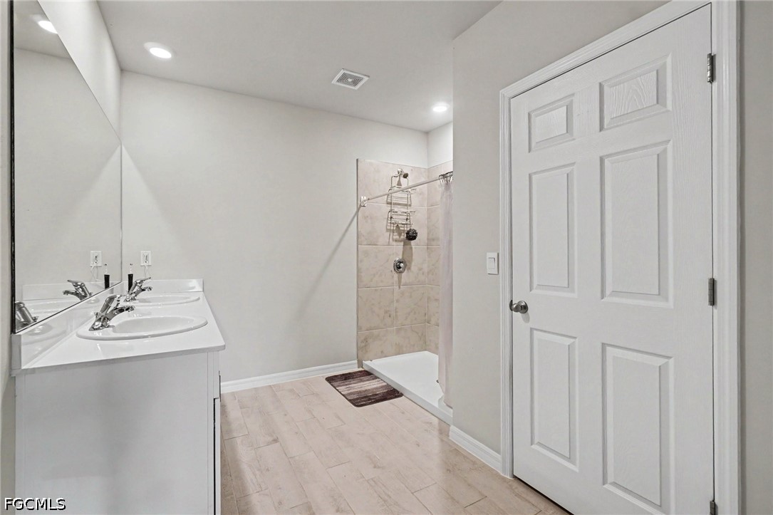 20313 Camino Torcido, North Fort Myers, FL 33917