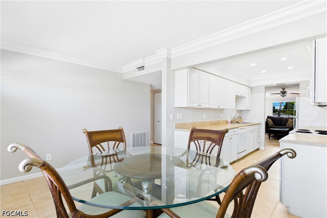 DiningArea