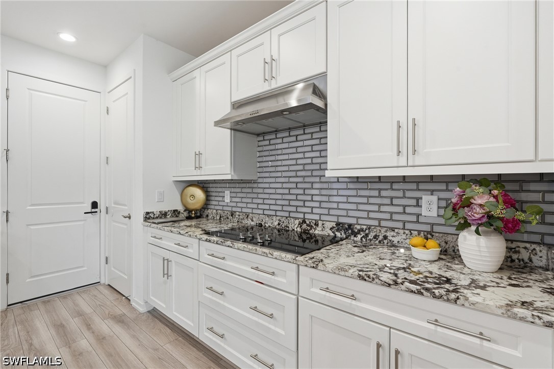 13081 Pembroke, Naples, FL 34105