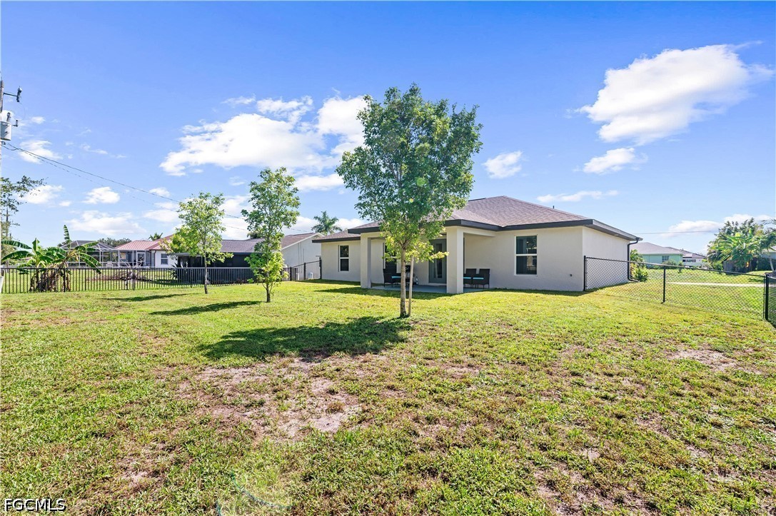 632 2nd, Cape Coral, FL 33909